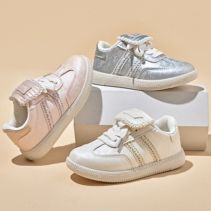 Кроссовки для девочек, балетки, новая детская обувь весны и осени 2025 года, спортивная обувь для мальчиков, дышащая обувь для малышей, на липучке.