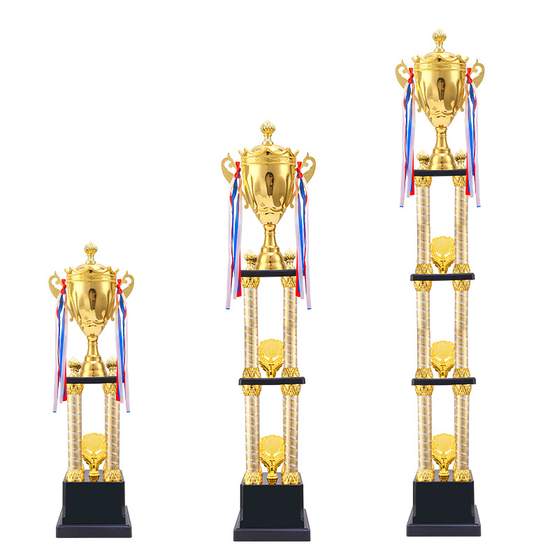 Trofeos de metal de fabricación creativa de cuatro columnas de trofeos multicapa de lucha de taekwondo trofeos de eventos generales