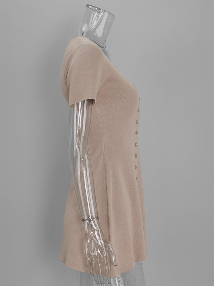 Đầm ngắn dáng chữ A cổ V sâu cài khuy một hàng, tay ngắn dệt kim, eo cao tôn dáng — 100% viscose, Có sẵn đủ màu, đủ size, trọng lượng: 290g, Màu be, Màu kaki chi tiết 32
