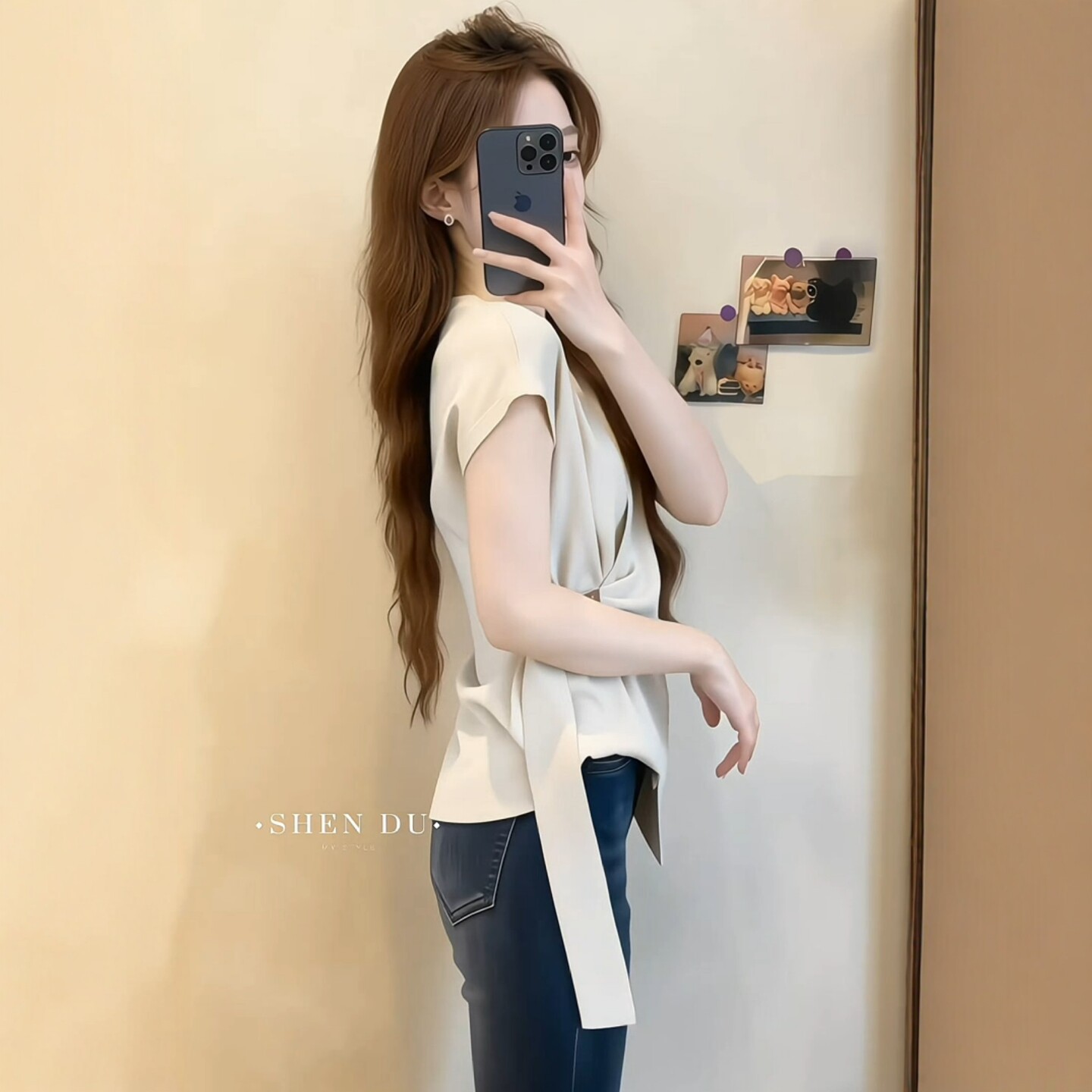 Áo thun nữ cổ V tay ngắn phong cách Pháp, thiết kế eo thon gọn, tay lửng bất đối xứng — màu mơ chi tiết 4