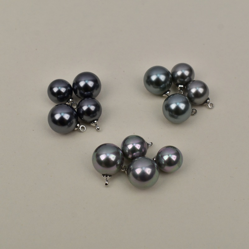 Demi-season pendant pearl
