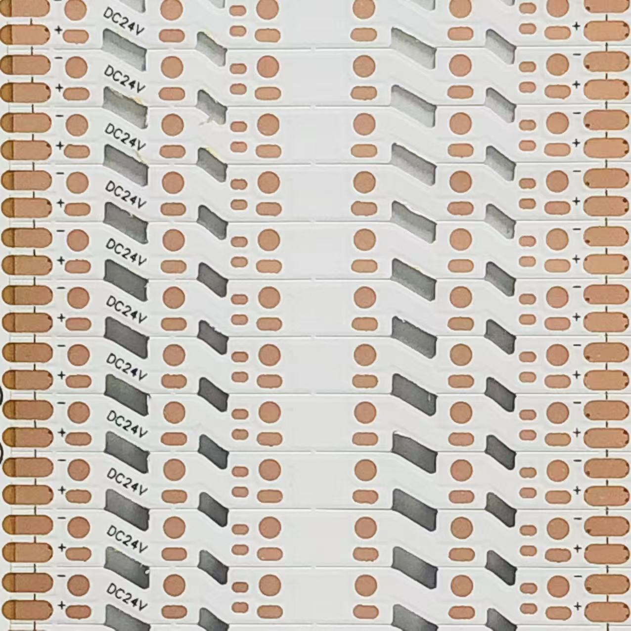 FPC柔性线路板2835 S形 24V 120D/M 6D2R  500*5MM*46 双面白膜