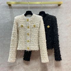 三色のフリンジの毛は金線の柔らかい花を必要とします。