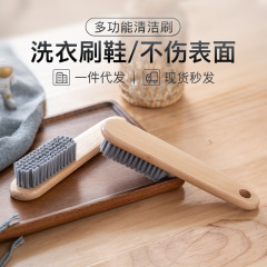 豚のたてがみの靴の油は実木の取っ手の靴の油をこすります。