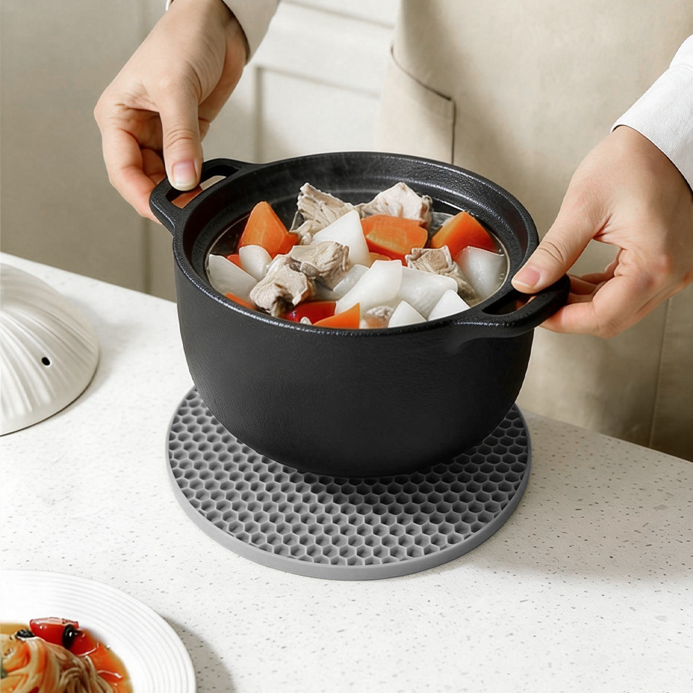 Cross-Border Silicone Pot Mats, Heat-Insulating Mats, Multi-Functional Honeycomb Round Anti-Slip and Anti-Scalding Table Mats, Bowl Mats, High Temperature Resistant Placemats