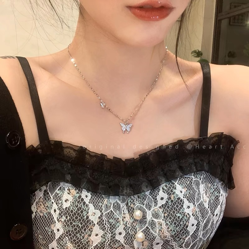 대나무 나비 목걸이
