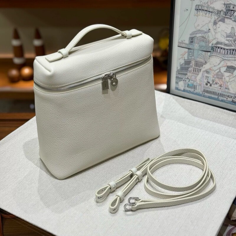 High-Quality New Lp Backpack for Women, Genuine Leather Handbag, Large-Capacity Versatile Shoulder Bag for Commuting High-Quality New Lp Backpack for Women, Genuine Leather Handbag, Large-Capacity Versatile Shoulder Bag for Commuting