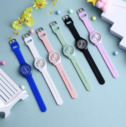 Kawaii Color Jelly Silicone Watch for Girls, High-Quality and Stylish, Minimalist, Simple, and Forest Style for Middle and High School Students 