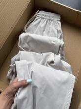 灰色工装裤女2025新款褶皱高腰显瘦百搭潮流运动休闲宽松阔腿长裤