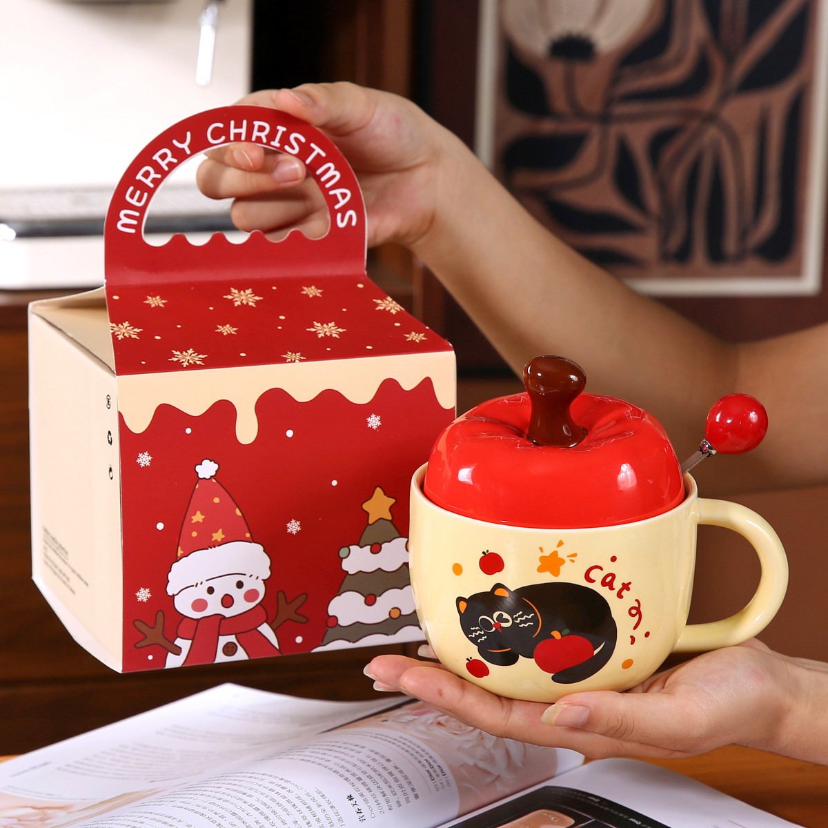 Taza de cerámica de dibujos animados de fruta de seguridad navideña nueva transfronteriza linda taza de agua de Navidad regalo taza de Navidad