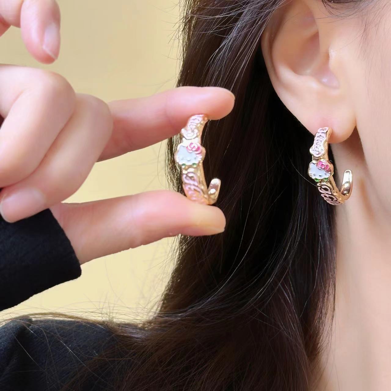 甜美少女可愛卡通滴油粉色kitty凱蒂貓C圈耳環韓國新款百搭耳飾潮