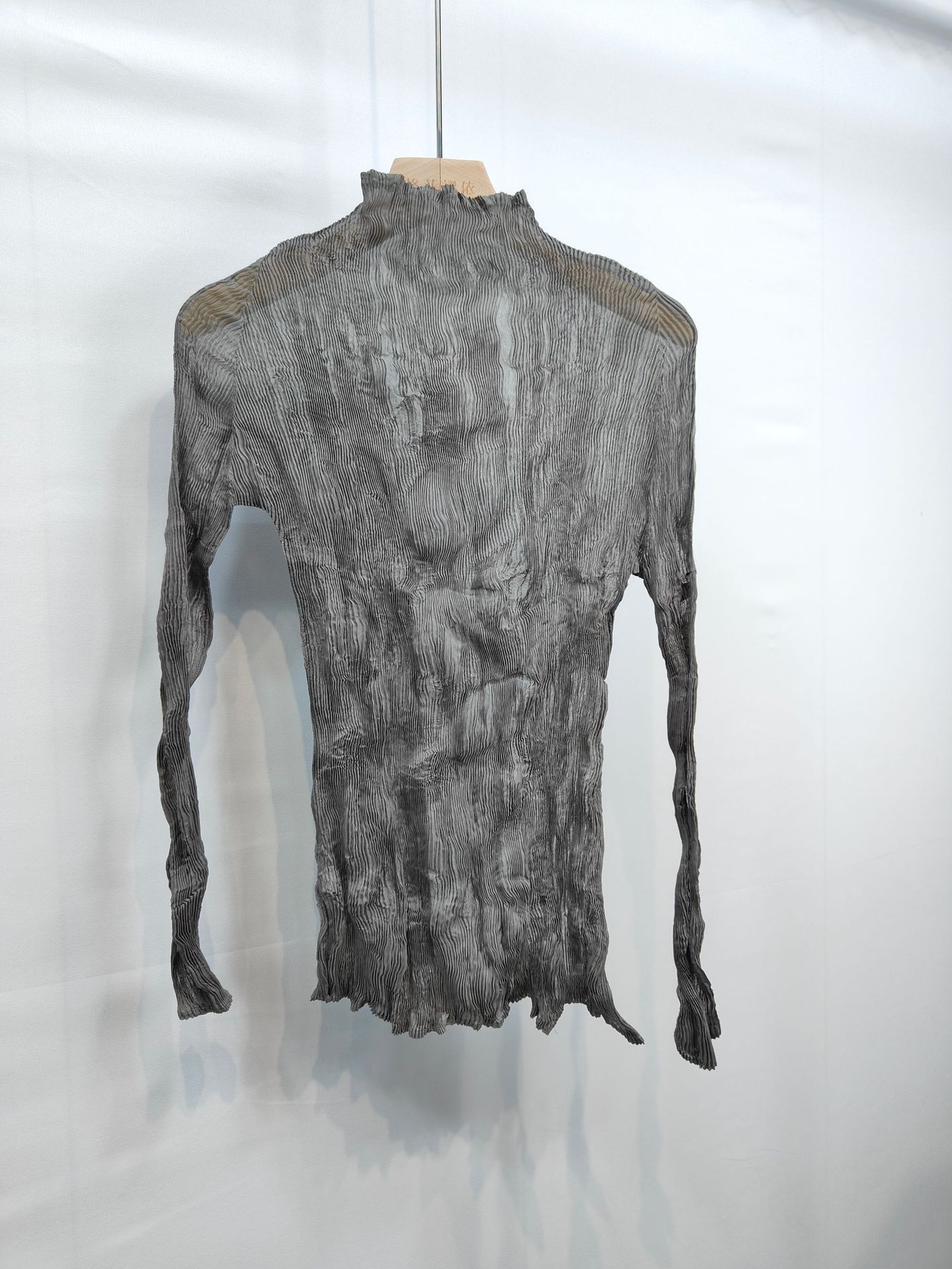 2025年プリーツトップス レディース 高級感 テンセル素材 透け感 レース 超伸縮性 スリムフィット 若見え 薄手Tシャツ