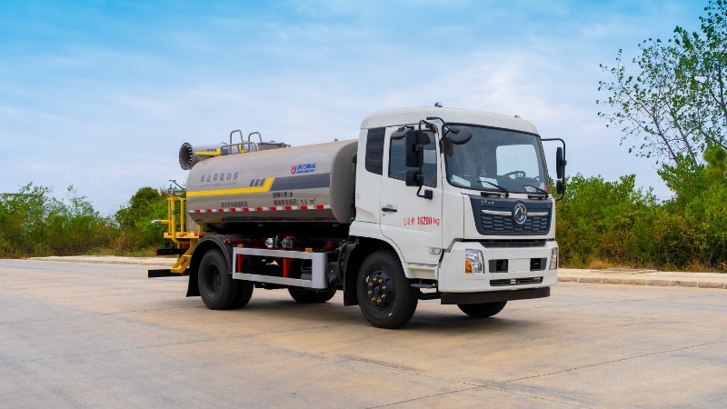Export 12-Ton Water Tanker Dongfeng Tianjin Multifunctional Dust Suppressor Truck 15-Ton Spray Sprinkler Truck Municipal Bidding Special Vehicle