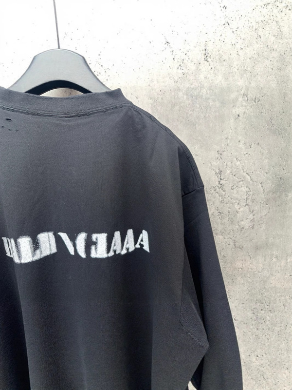 Bjia 【高品質】Bjia クラシック フロントとバック グラデーション プリント ファジーロゴ 半袖 Tシャツ 男女兼用|undefined