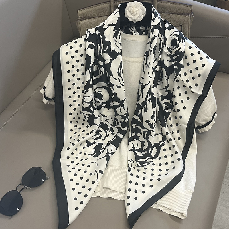 꽃말 물방울 무늬