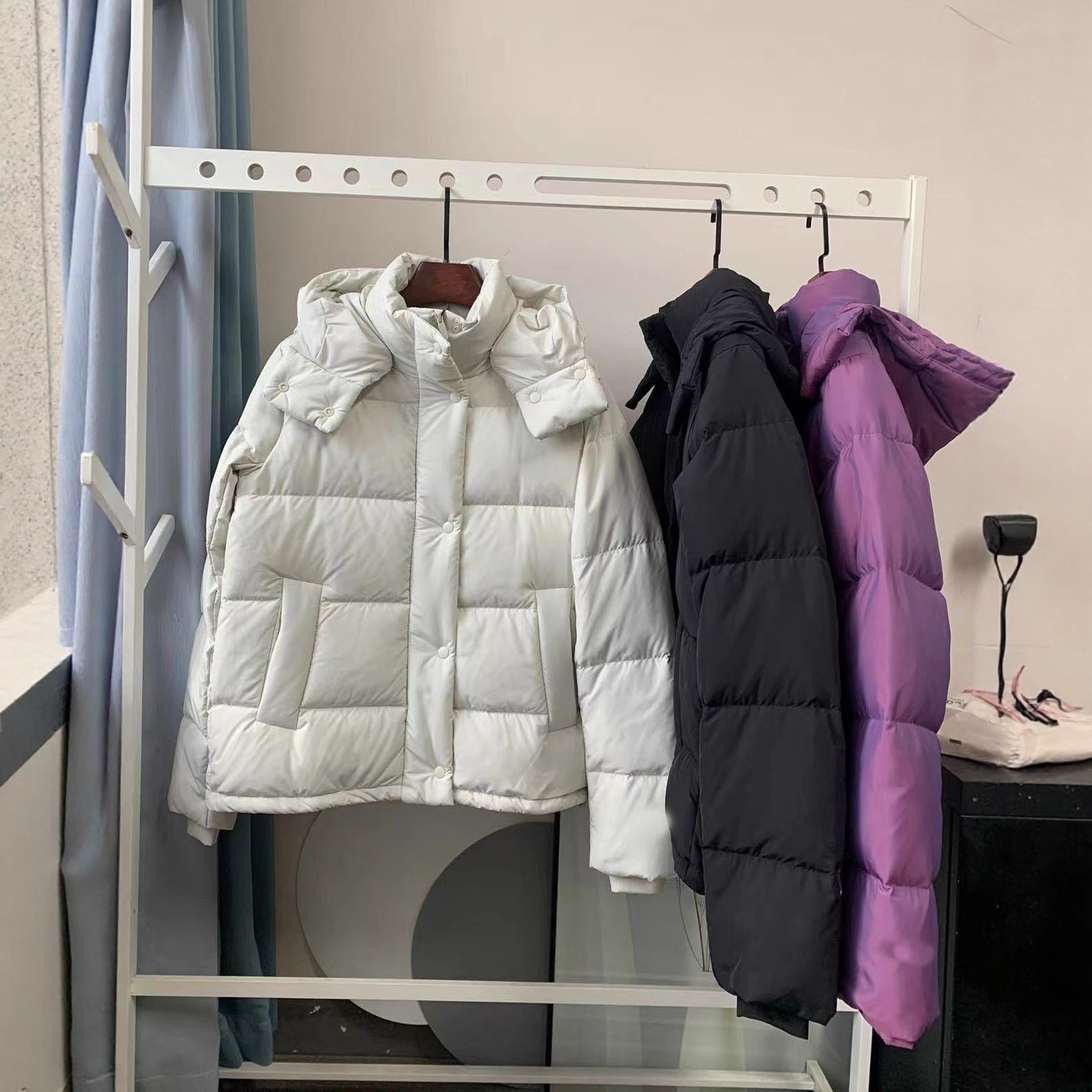 推荐 B备满满的青春活力气息 秋冬款600蓬松度经典鹅绒羽绒服 女