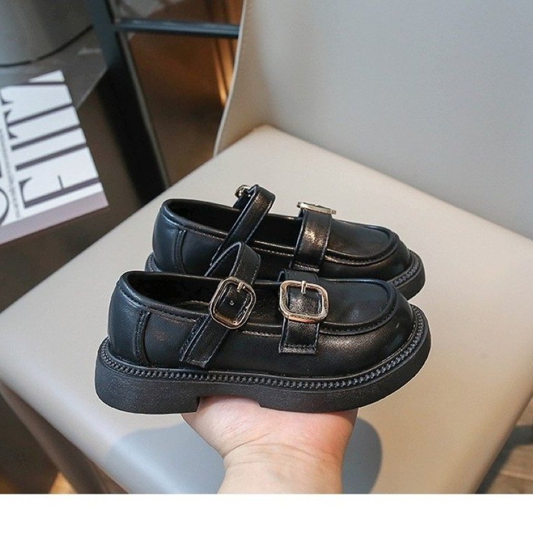Zapatos de cuero de niñas para niños zapatos de princesa británicos primavera y otoño 2026 nuevos zapatos de niñas zapatos negros de rendimiento de campus