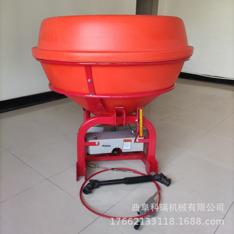 科瑞小四轮撒化肥机 600升拖拉机轴传动撒肥车 小麦玉米颗粒追肥