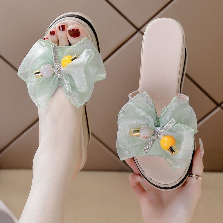 Zapatillas de aumento de altura de cuero suave 2023 Verano nuevas zapatillas al aire libre de las mujeres de fondo grueso inferior suave zapatillas antideslizantes mujeres