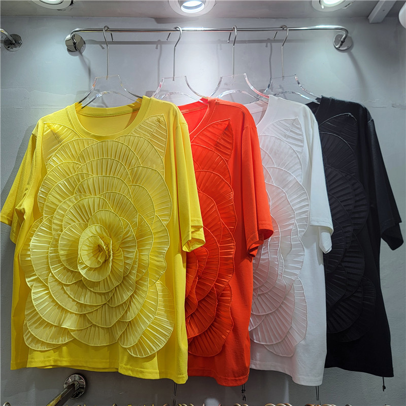 Diseño estereoscópico gran flor camiseta de manga corta para mujeres verano 2026 nuevo temperamento suelto para mujeres