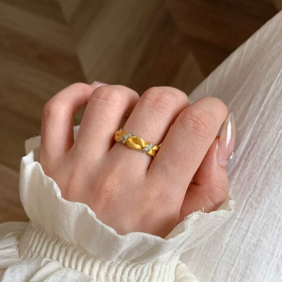 Matte ring for princess handmade with pigtail, french style, light luxury style, on index finger