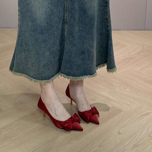 Bow tie hollow single-layer shoes bride toast show he shoes French wedding shoes pointed red high heels women's new style