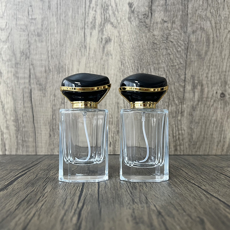 现货供应B261-35ml四方高档香水玻璃瓶便携式化妆品分装喷雾空瓶