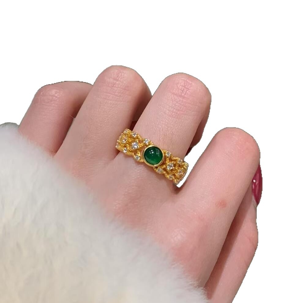 Sparkling Designer Ring For Women, Elegant And Comfortable Piece_voghion.com