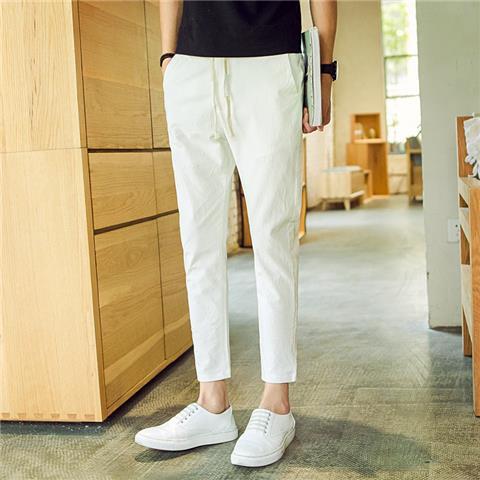Pantalones cortos casuales pantalones de verano de 9 puntos para hombres, pies pequeños, pantalones de lino rectos coreanos sueltos, pantalones harem para estudiantes de secundaria para hombres