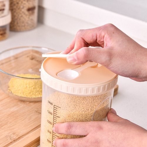 Food sealing jar, mixed grain storage jar, milk powder plastic container with spoon, storage and preservation box for refrigerator
