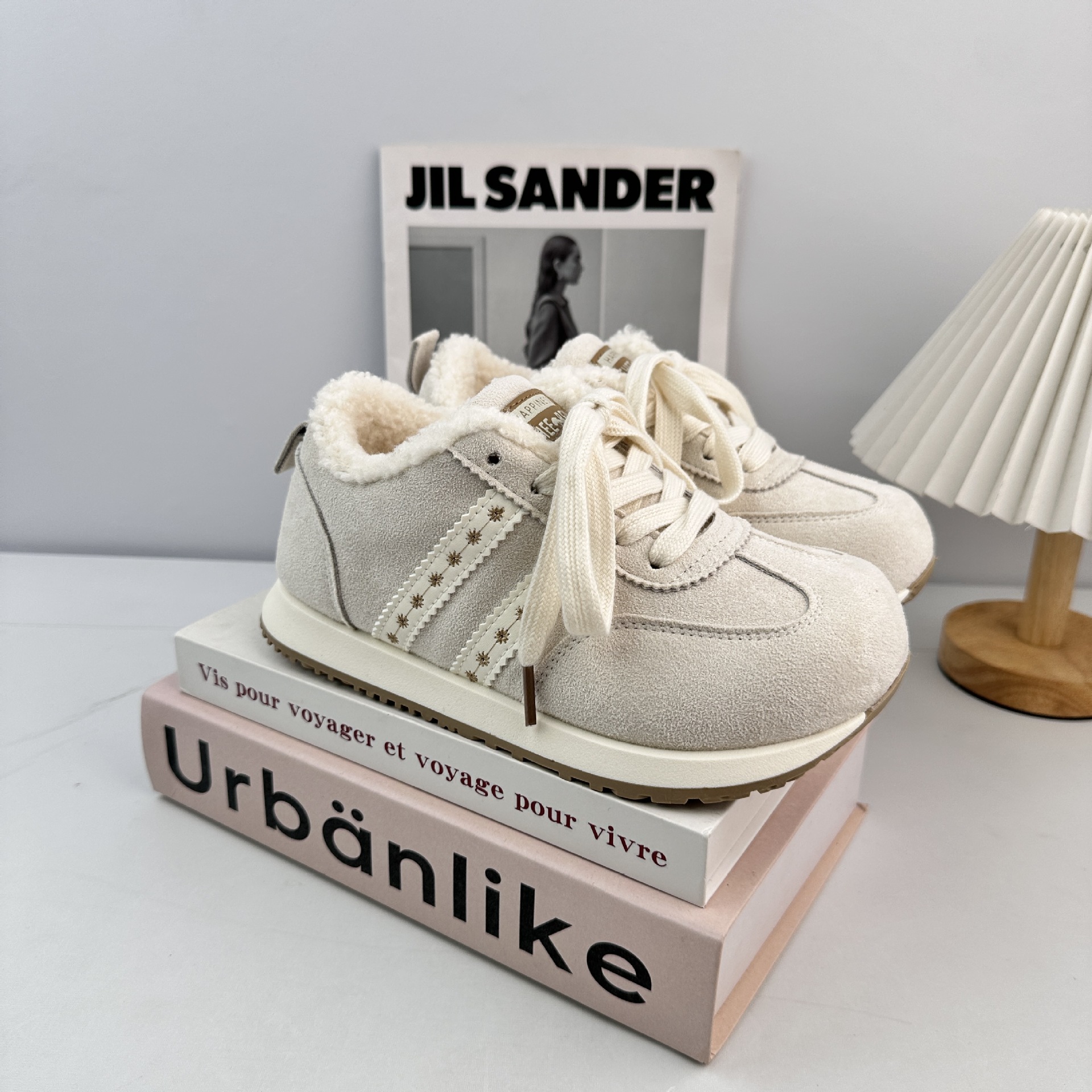 Yuanbo2025 zapatos de entrenamiento de terciopelo de invierno para mujeres zapatos de skate cálidos casuales zapatos blancos 2826M
