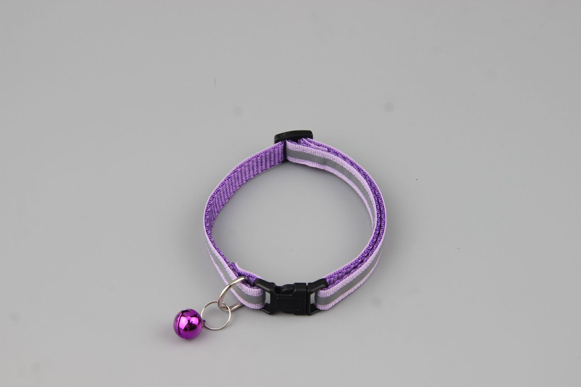 Excluso transfronterizo 1.0 Collar reflectante con hebilla negra para mascotas Parche para perros Collar de campana Collar para gatos Spot al por mayor