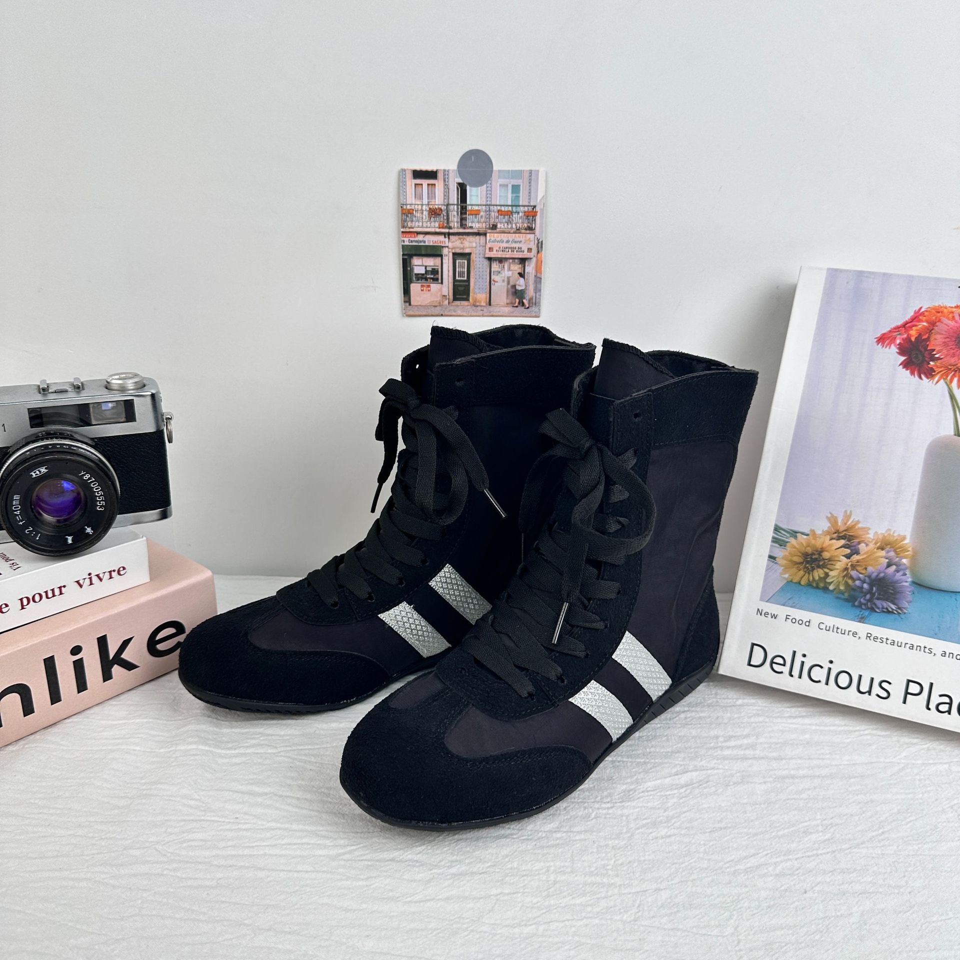 A9921ins viento super caliente botas martin mujeres 2025 verano nuevos zapatos de skate transpirables de moda zapatos de entrenamiento de alta altura