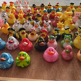 戏水玩具;玩具加工定制;搪胶公仔