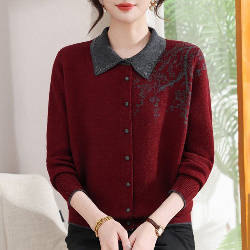 New autumn sweater for mothers, knitted cardigan with a lapel collar, warm base layer top for middle-aged and elderly women New autumn sweater for mothers, knitted cardigan with a lapel collar, warm base layer top for middle-aged and elderly women
