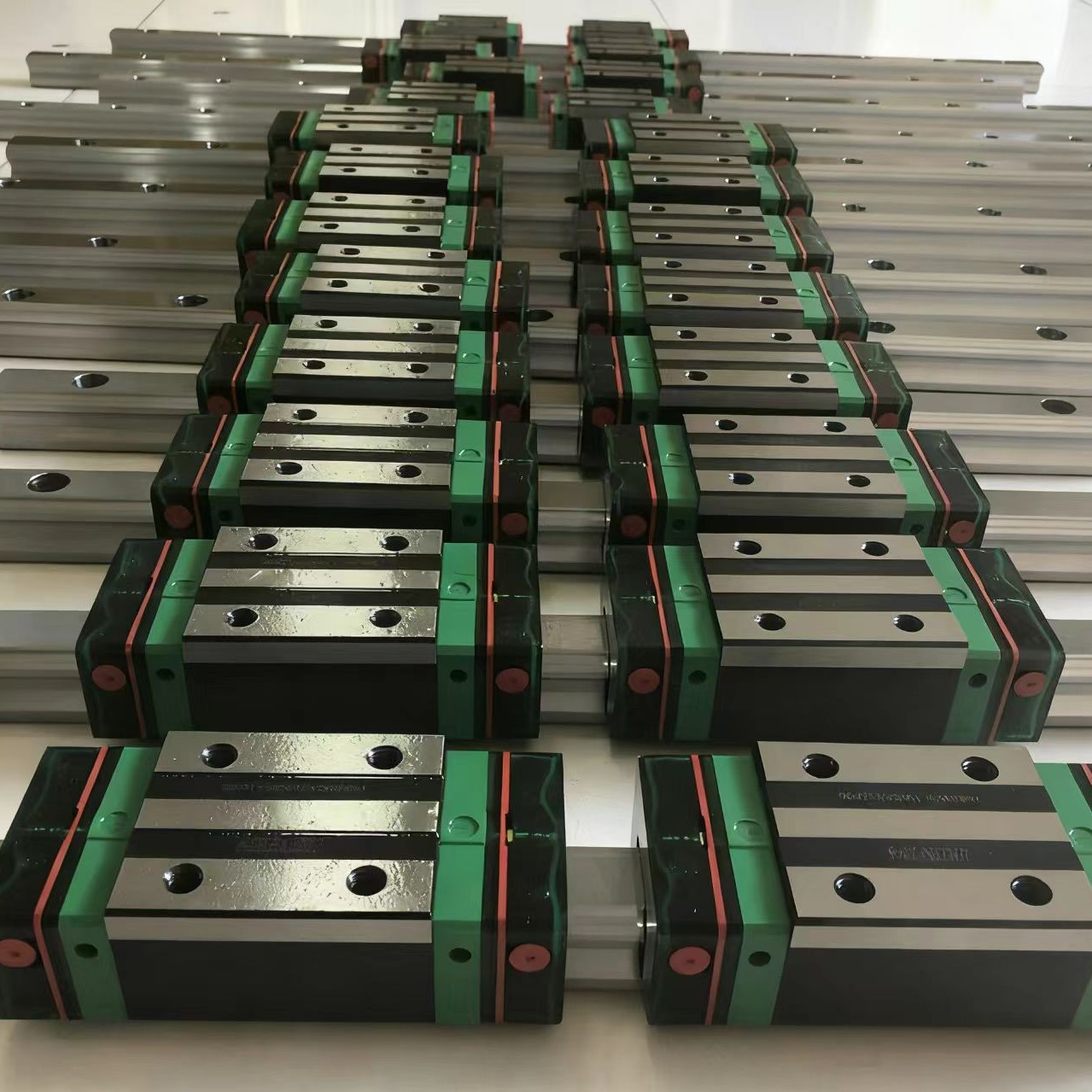 上银导轨E2系列-自润式线性滑轨 上银线性导轨 型号齐全 欢迎咨询