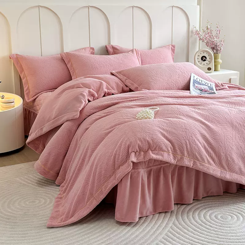 2025新款牛奶绒四件套夹棉床盖立体雕花 1.5m床盖款四件套 枝繁叶