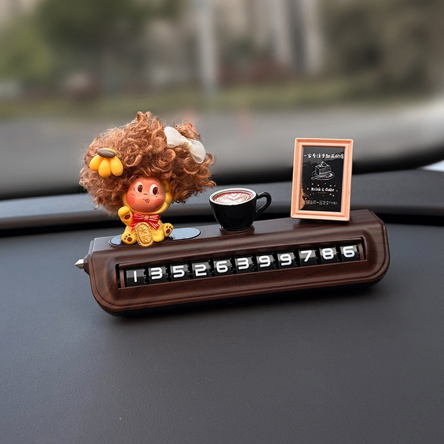 [with safety hammer] explosive head pudding + wood grain parking sign