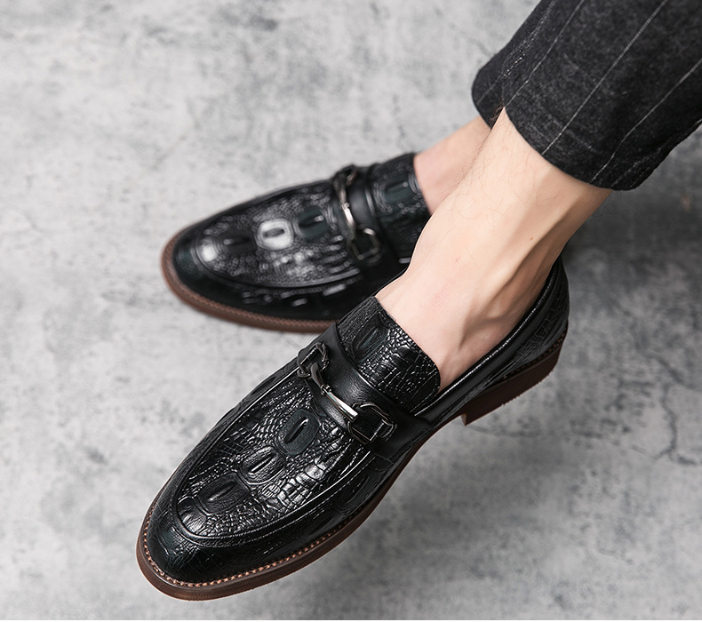 New fashionable men's crocodile pattern leather shoes