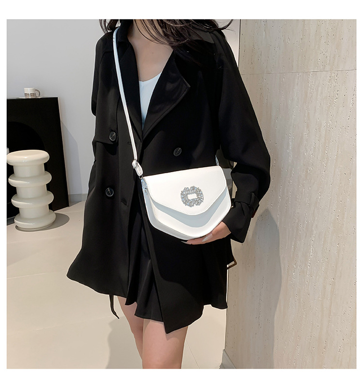 Borsa a tracolla singola con tracolla a triangolo alla moda alla moda 2024, nuova borsa da donna versatile con diamanti color caramella_voghion.com