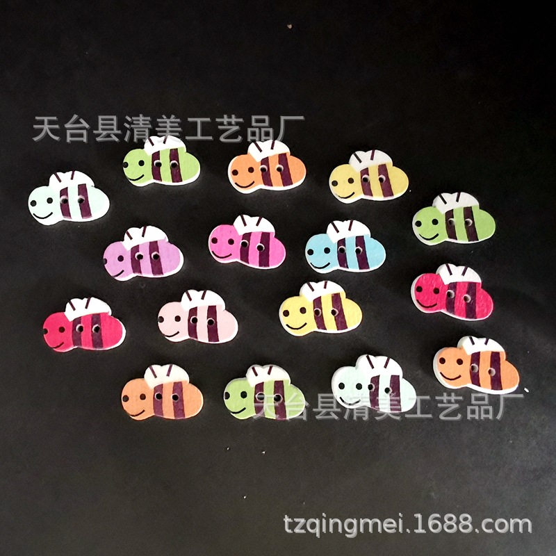 Linda abeja de color de dibujos animados abeja botón de madera pintada de dibujos animados abeja 100 piezas por paquete