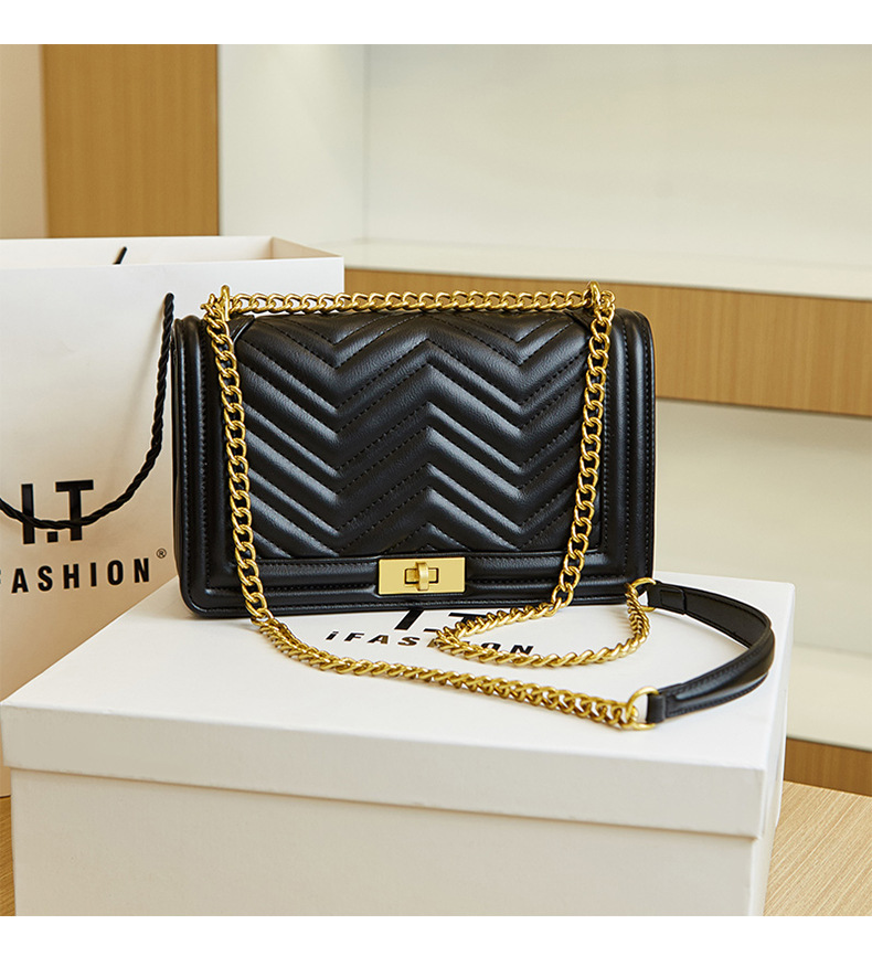 Light Luxury High end Women's 2024 New Small Xiangling Grid Chain Fashionable and Versatile Western Style One Shoulder_voghion.com