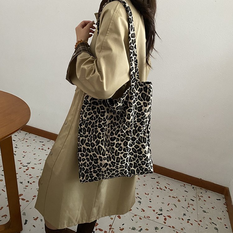 2024 otoño y invierno nuevo bolso casual Europa y América simple gran capacidad leopardo moda bolso de hombro bolso de mujer
