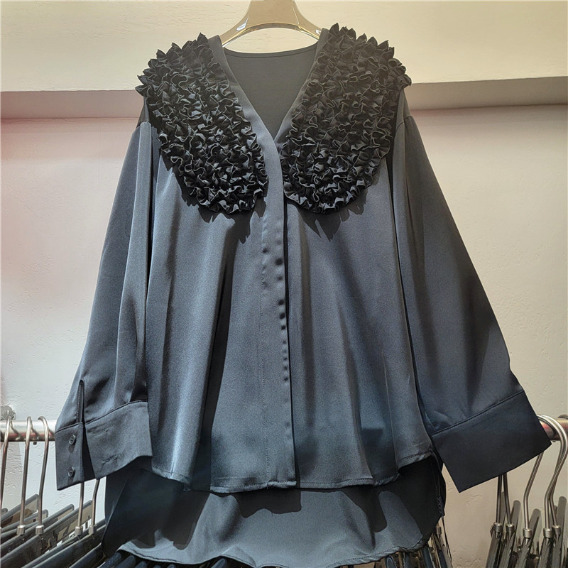 Nuevo diseño a principios de la primavera de 2026 con dulce borde de hongos franceses, cuello en V y camisa suelta de manga larga