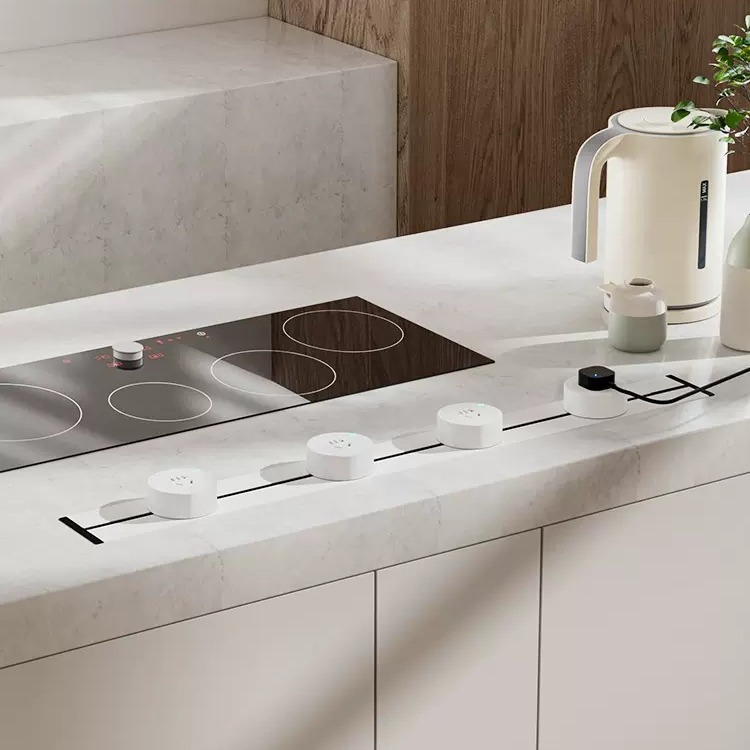 轨道插座英标英制适配器跨境东南亚插座新加坡马来西亚铝LED插座