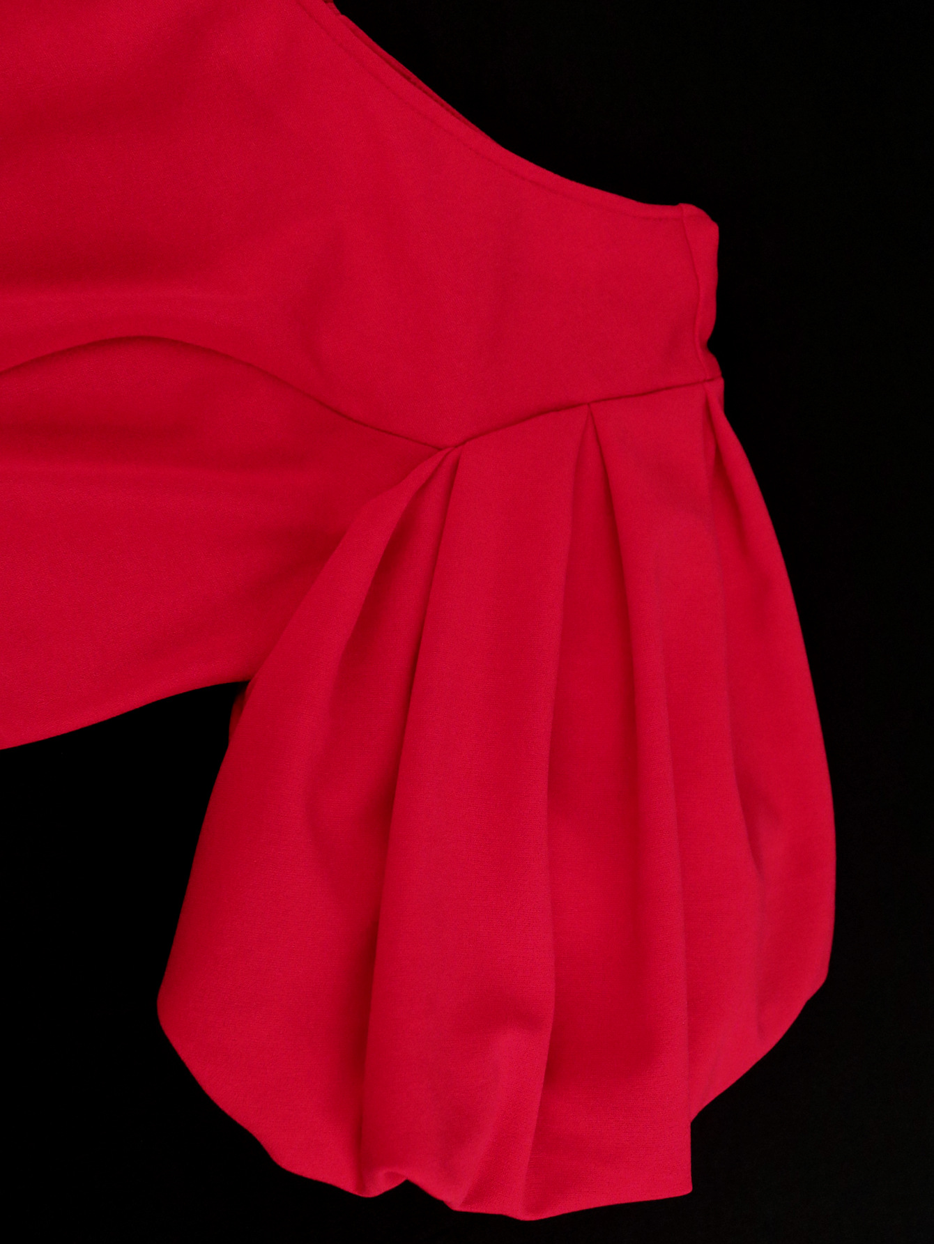 Vestido plisado informal de primavera Aomei con un solo hombro y cuello diagonal, ideal para salidas de primavera, vacaciones en la playa, con mangas abullonadas.