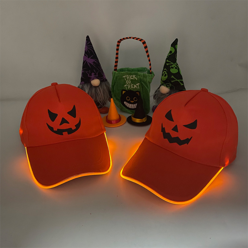 Fiesta de Halloween accesorios luminosos de perlas ilusión LED sombrero vaquero calabaza dientes de aluminio sombrero de béisbol LED luminoso color amarillo