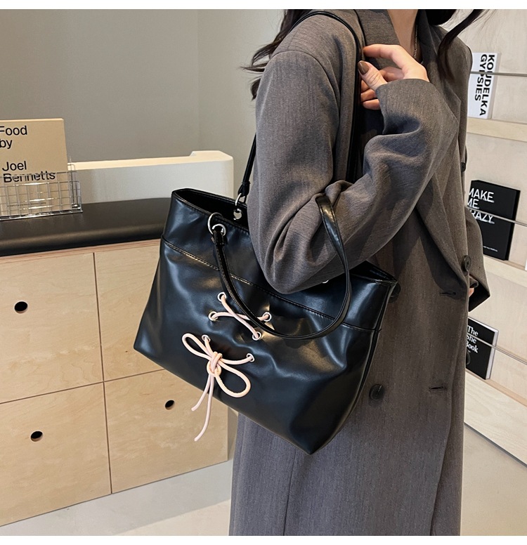 Women's Medium Pu Leather Color Block Basic Square Zipper Handbag display picture 14