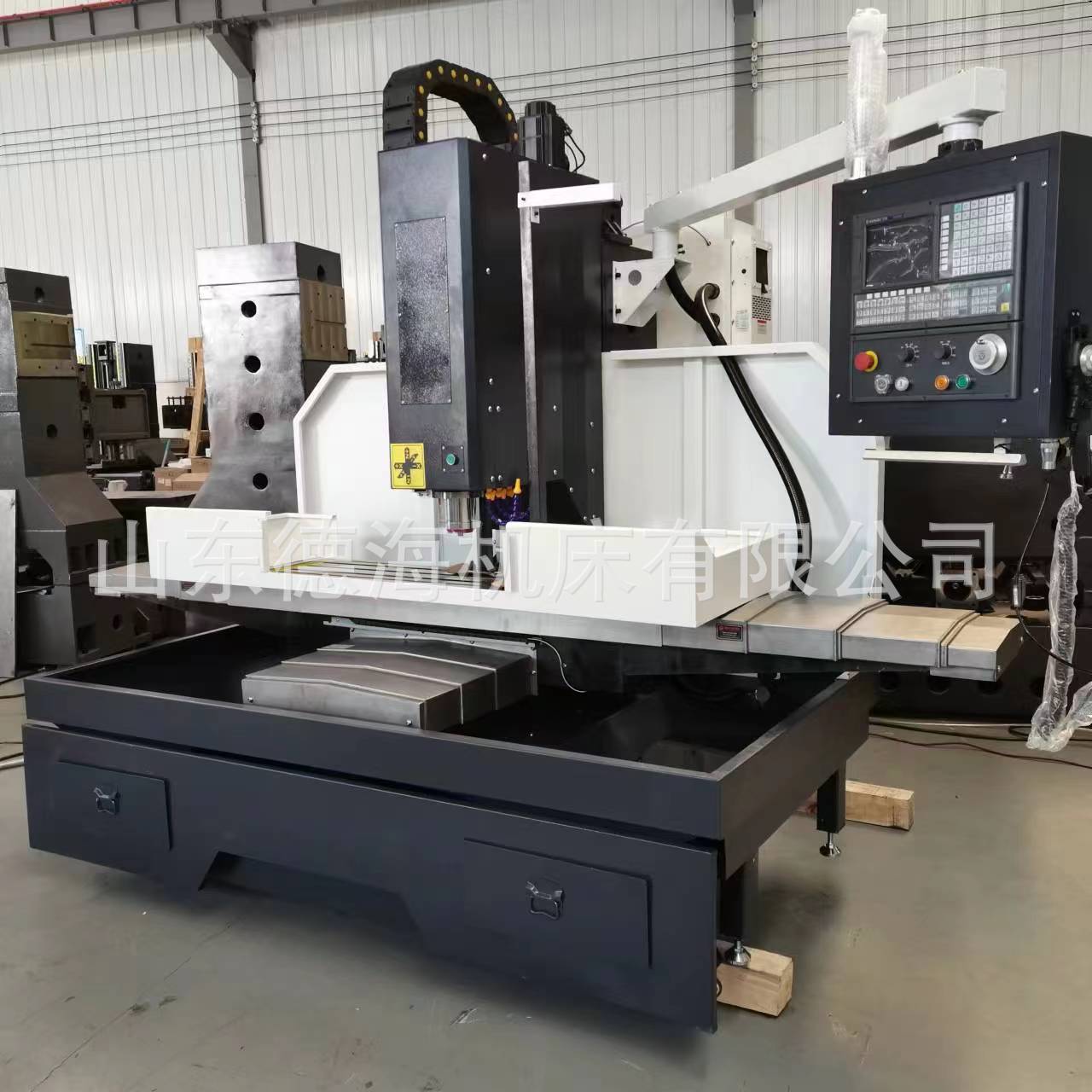 XK7136数控铣床XH立式加工中心小型质保两年精密制造