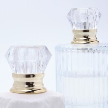 爆款现货钻石盖香水盖厂家供应AS塑料化妆品瓶盖适配15口喷头分装